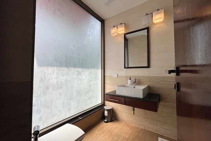 Room 12 of 17