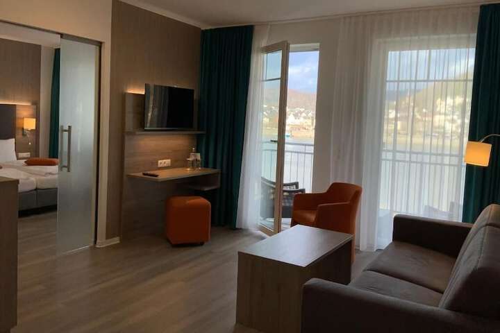 Room 4 of 47