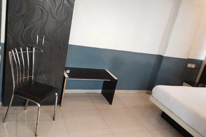 Room 20 of 37