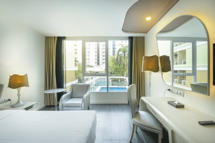 Room 34 of 81