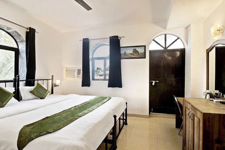Room 12 of 20