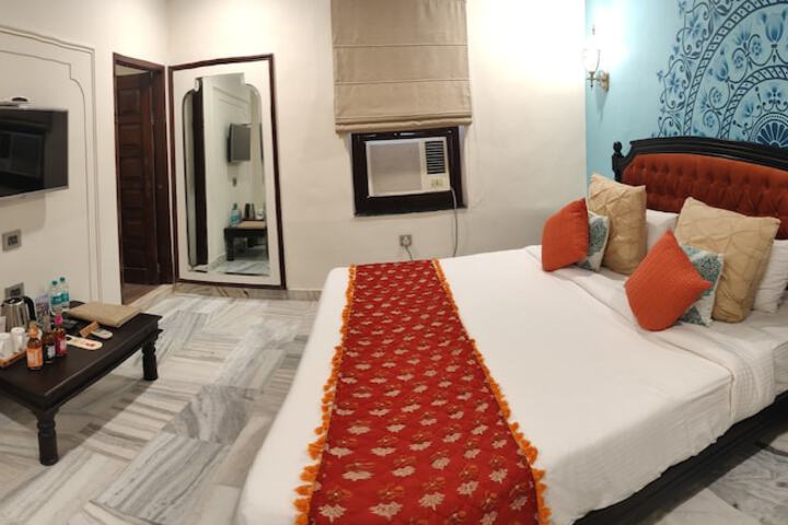 Room 8 of 59