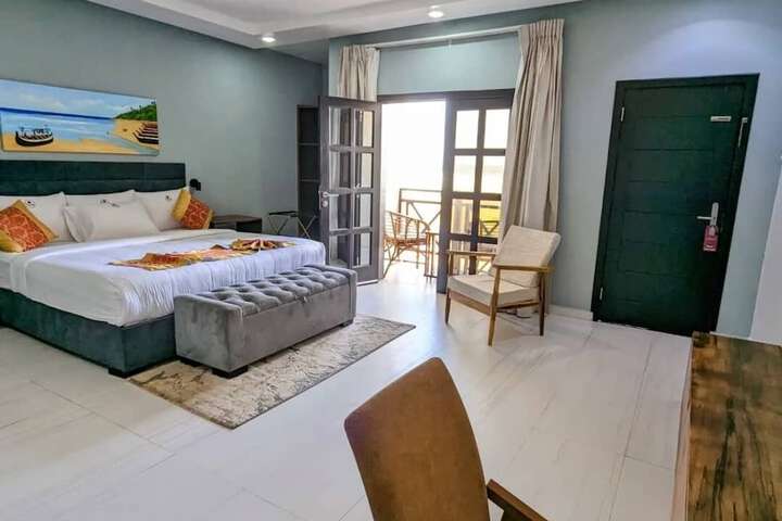 Room 7 of 34