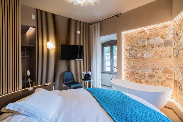 Room 100 of 163