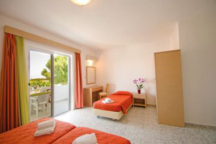 Room 15 of 24