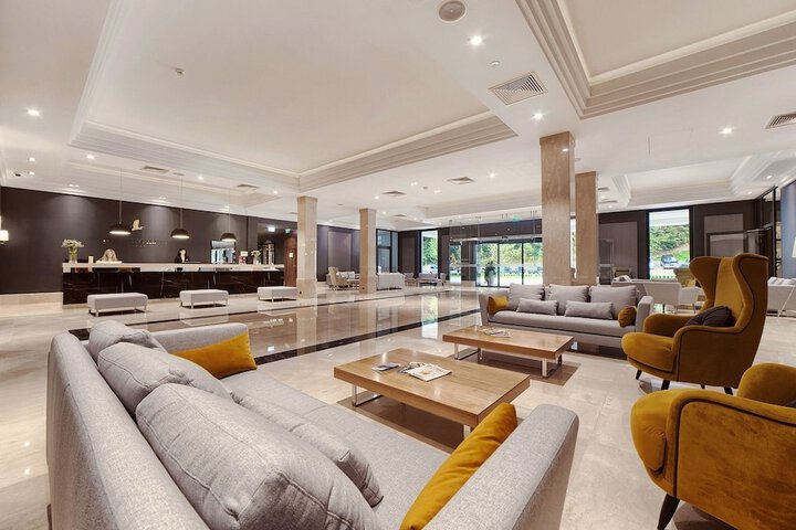 Guest Lobby