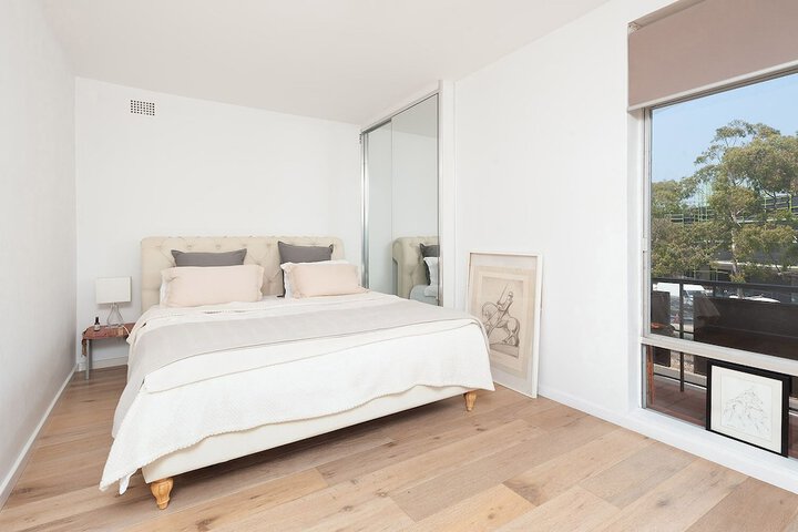 Room 3 of 10