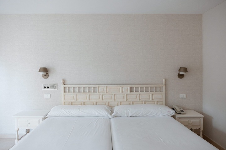 Room 8 of 26