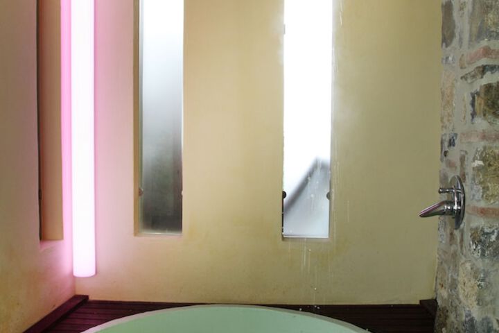 Room 77 of 121