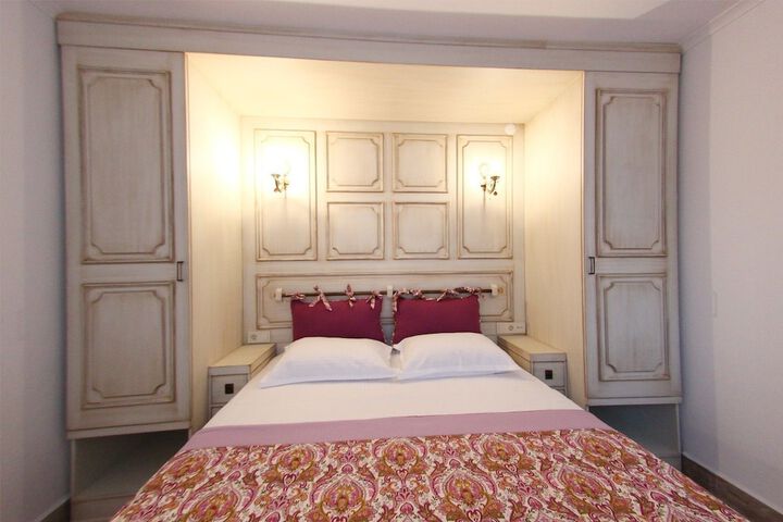 Room 14 of 80