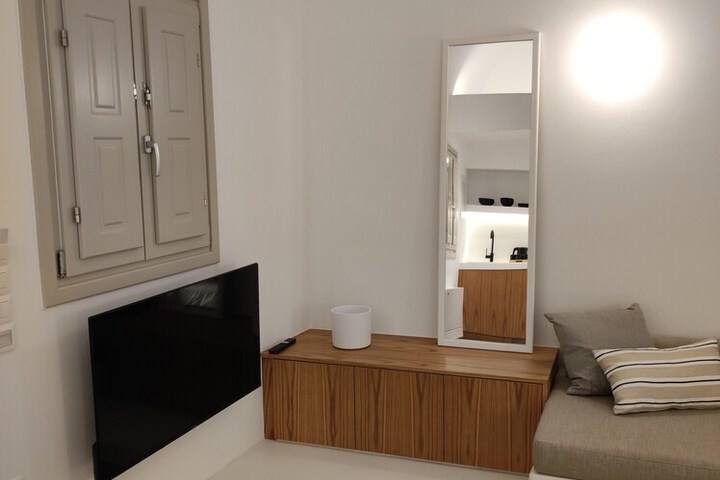 Room 11 of 26
