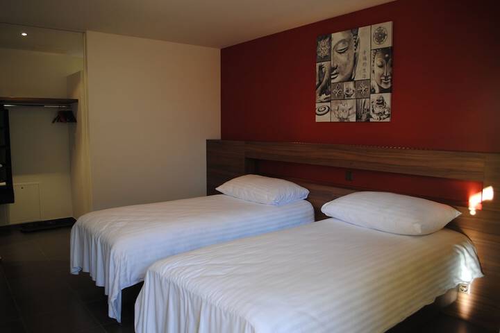 Room 26 of 77