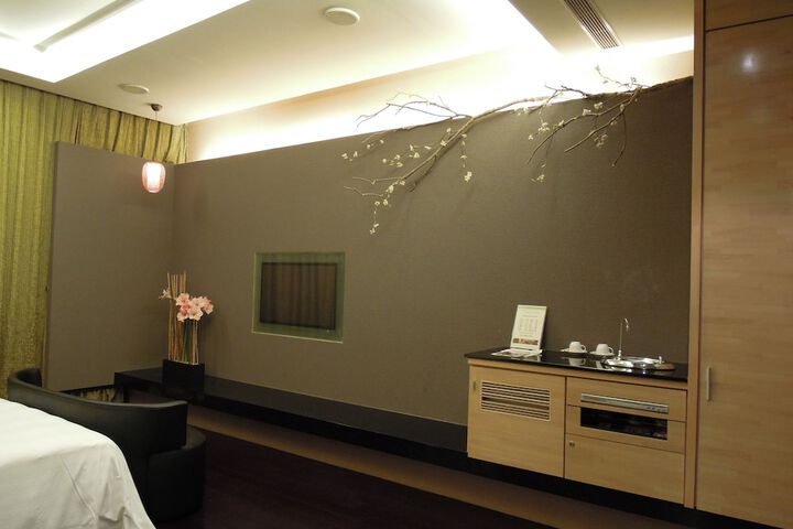 Room 5 of 22