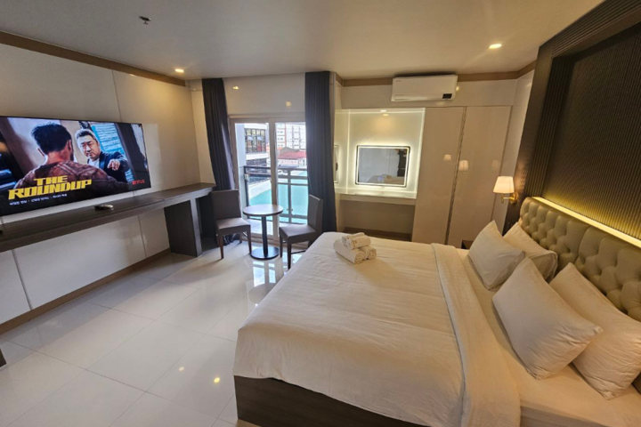 THE TIMES HOTEL