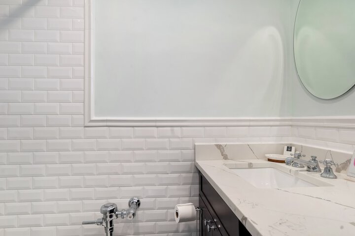 Room 450 of 549