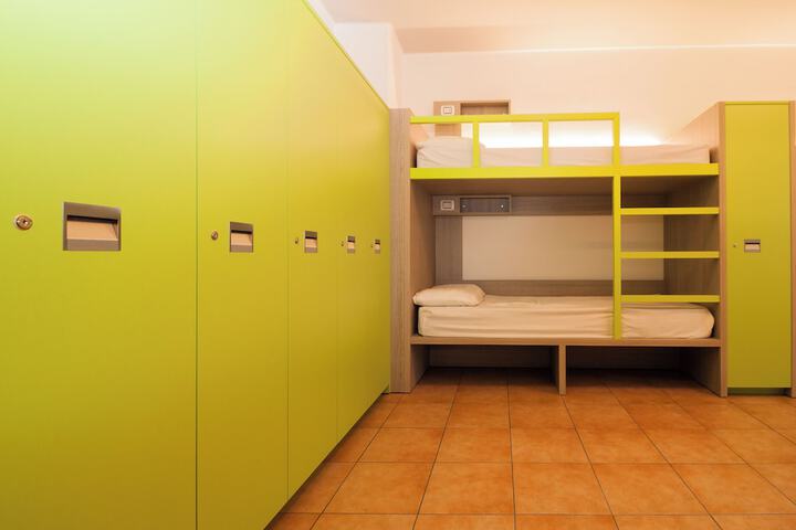 Room 26 of 46