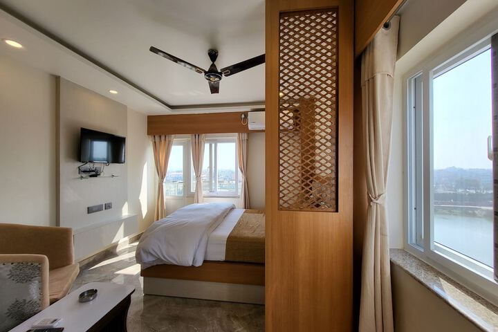 Room 3 of 75