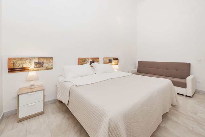 Room 10 of 20