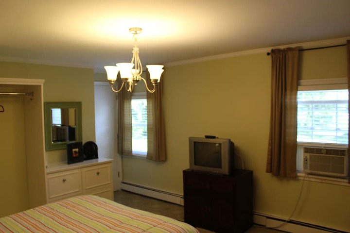 Room 6 of 110