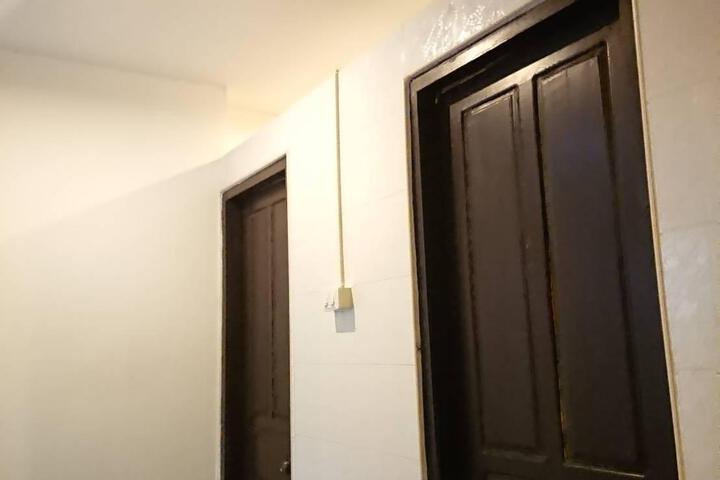 Room 3 of 8