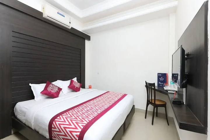 Room 4 of 13