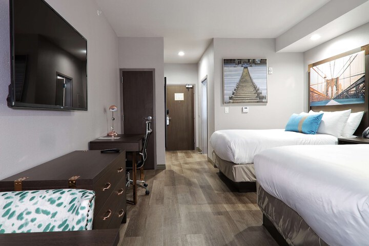 Room 14 of 60
