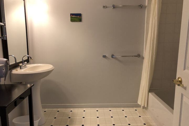 Room 71 of 99
