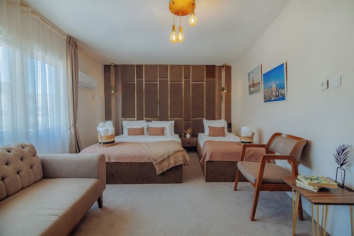 Room 11 of 27