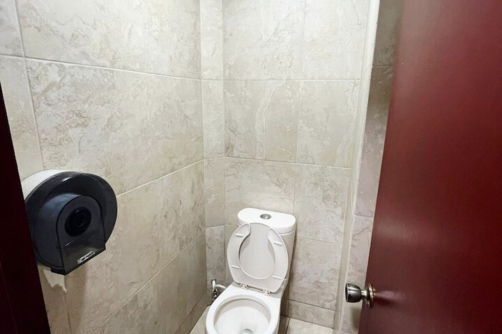 Room 50 of 64