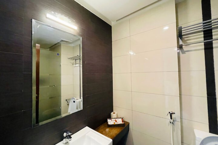 Room 42 of 61