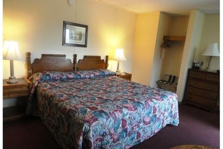 Room 6 of 11