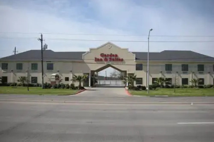 Image of GARDEN INN AND SUITES