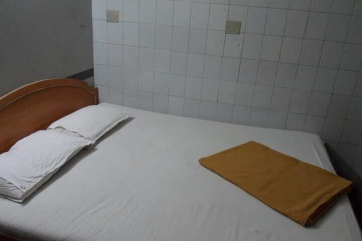 Room 12 of 22