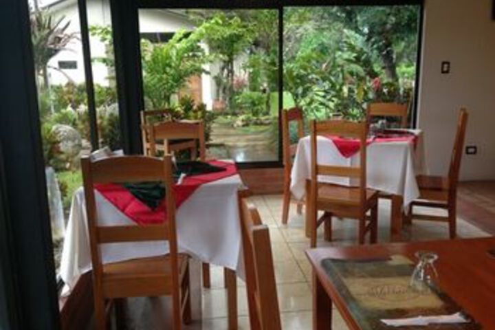 Dining 82 of 84