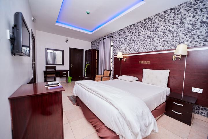 Room 16 of 51