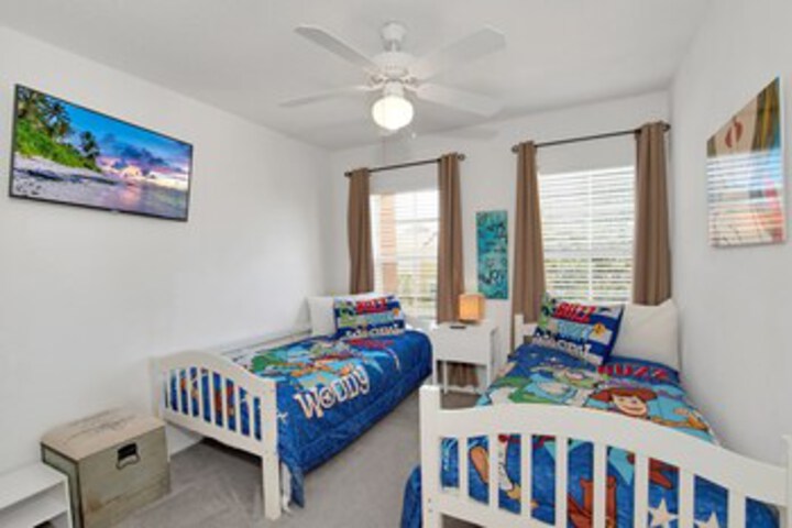 Room 35 of 43