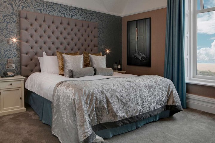 Room 44 of 66