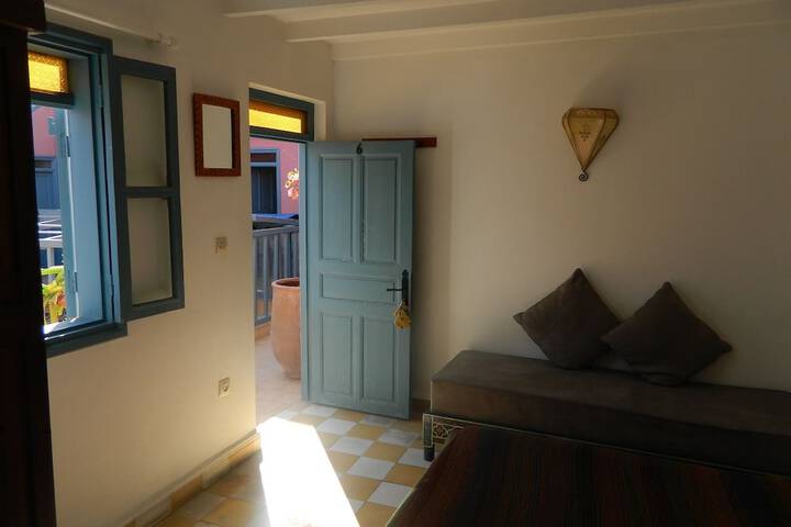 Room 18 of 266