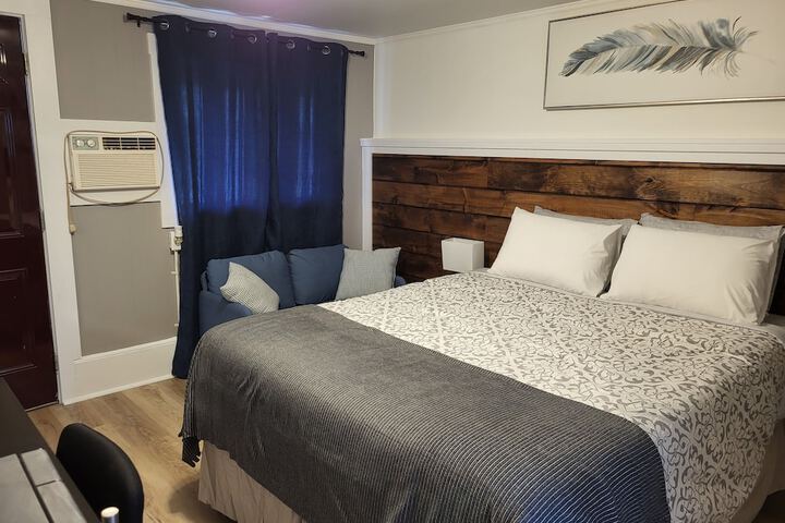 Room 9 of 33