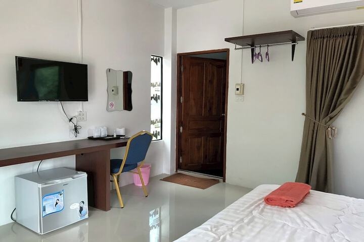 Room 4 of 65