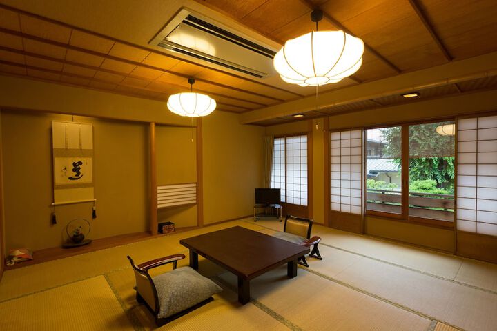 Room 15 of 99