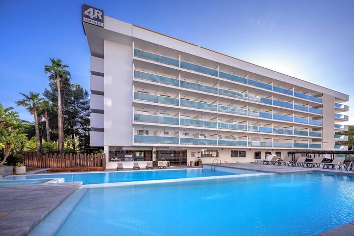 Pools & Facilities