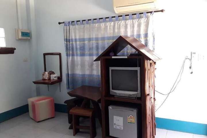 Room 7 of 13