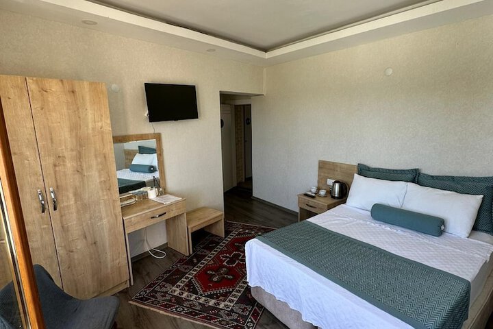 Room 4 of 20