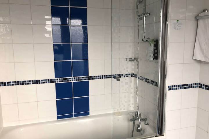 Room 15 of 25