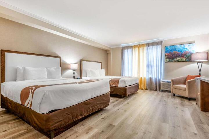 1 Queen Bed Upgrade (17 of 26)