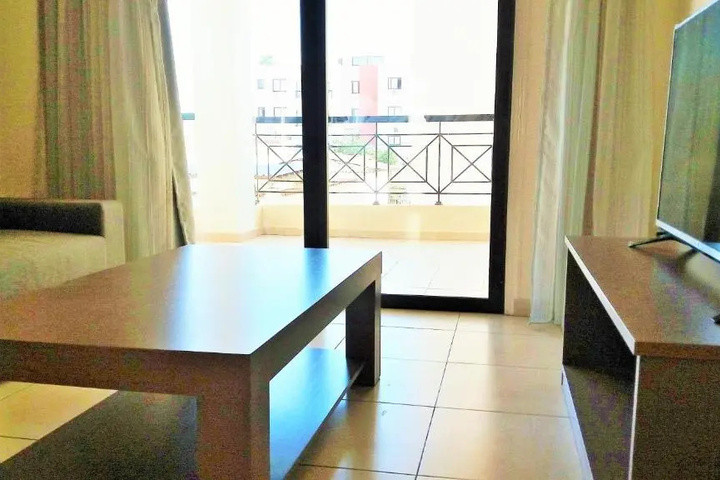 Room 6 of 16