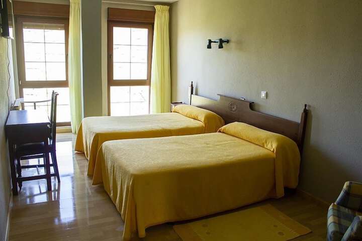 Room 10 of 14