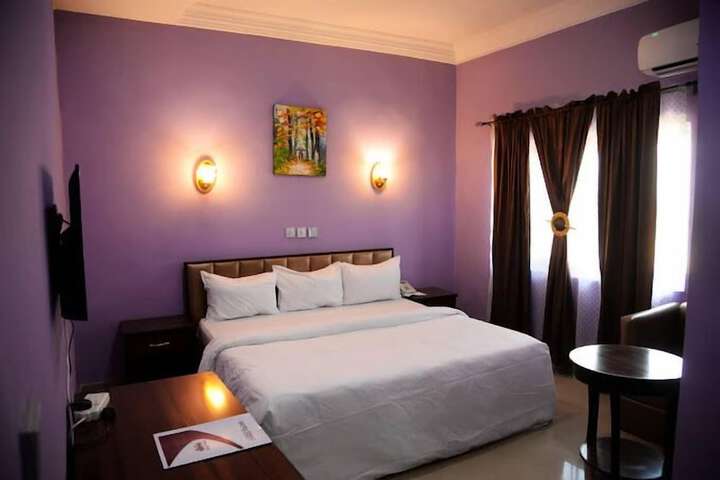 Room 4 of 60