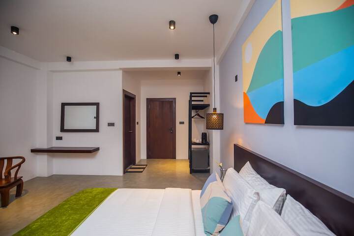 Room 9 of 37